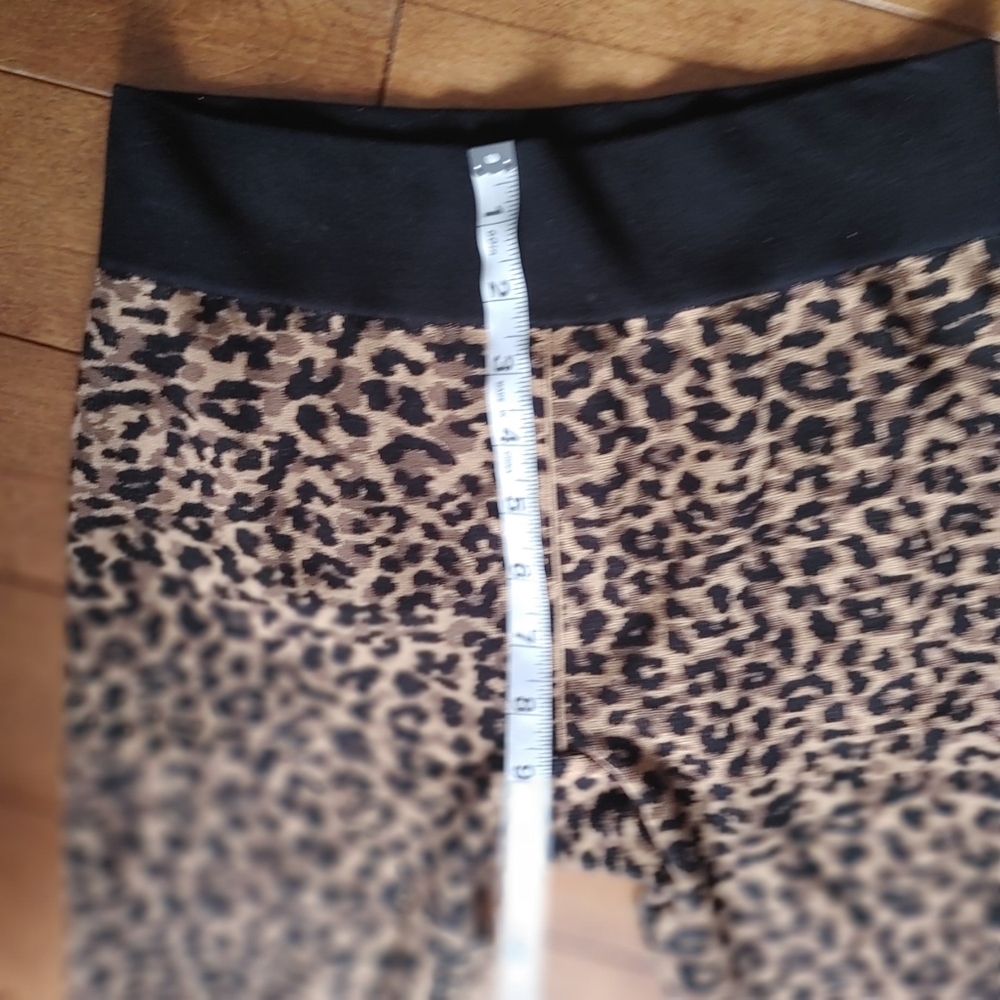 Fabletics Leopard Print Leggings - Picture 5 of 9
